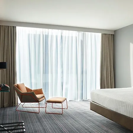 Hotel Moxy 3*