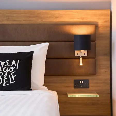 Moxy Hotel 3*