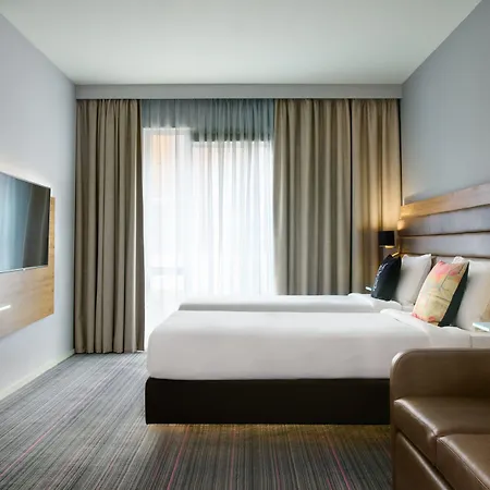 Moxy Hotel 3*