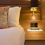 Moxy Ξενοδοχείο 3*