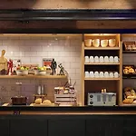 Moxy Ξενοδοχείο 3*